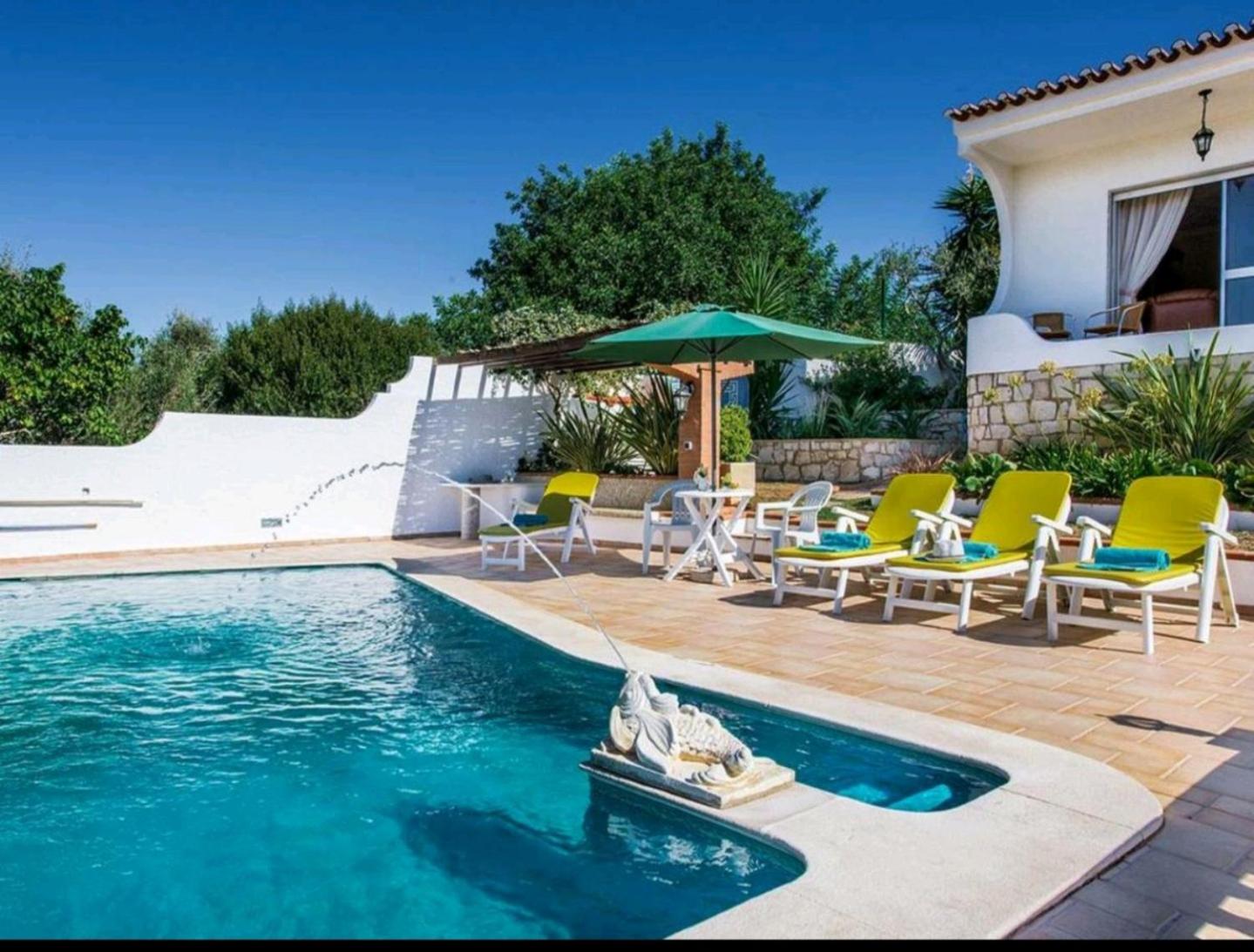 VILLA SALGADOS, near ALBUFEIRA, with Private Pool, 5 minutes from Gale Beach view 4