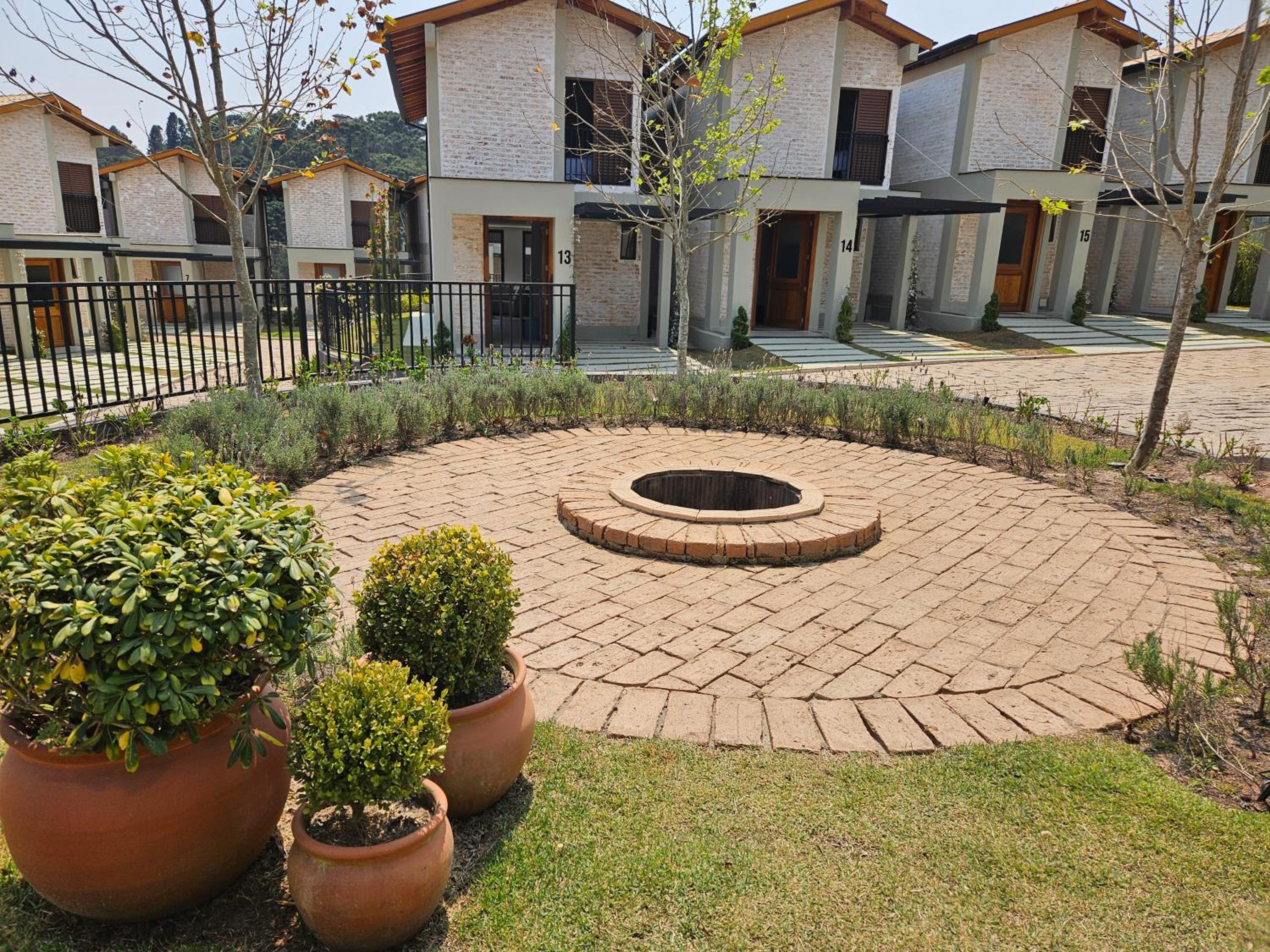Chalé em Monte Verde, lareiras e baheira, 800m centro