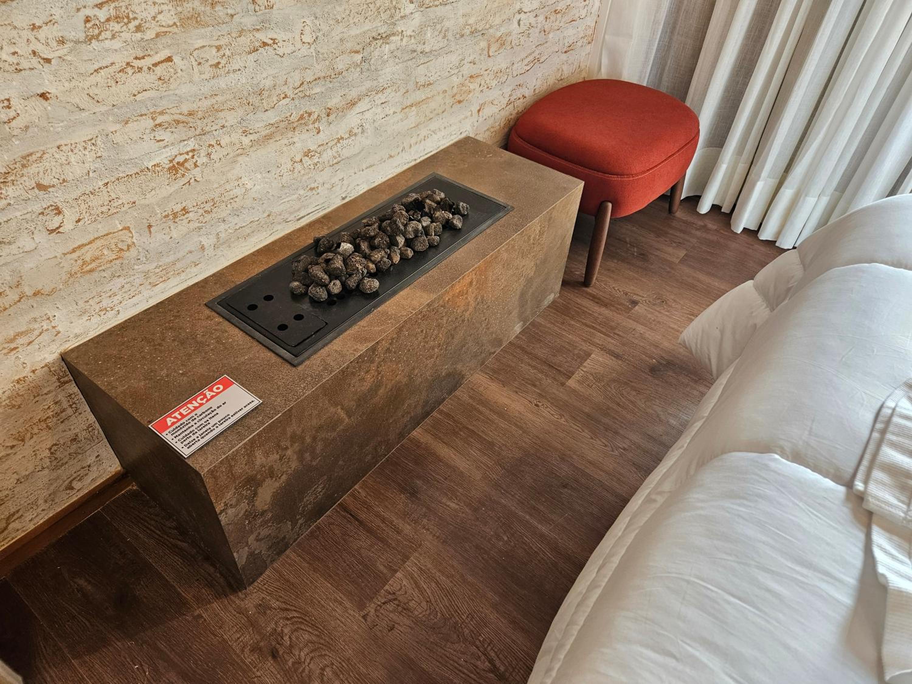 Chalé em Monte Verde, lareiras e baheira, 800m centro