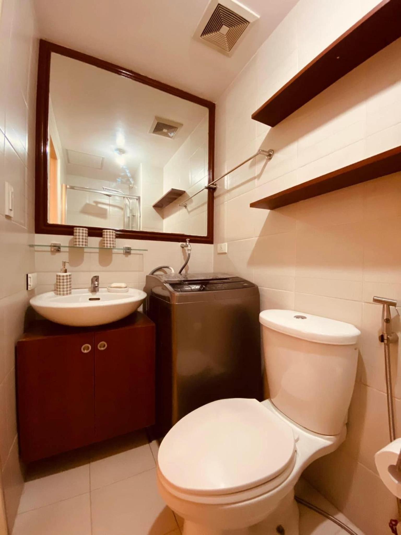 1 Bedroom Jazz residences makati