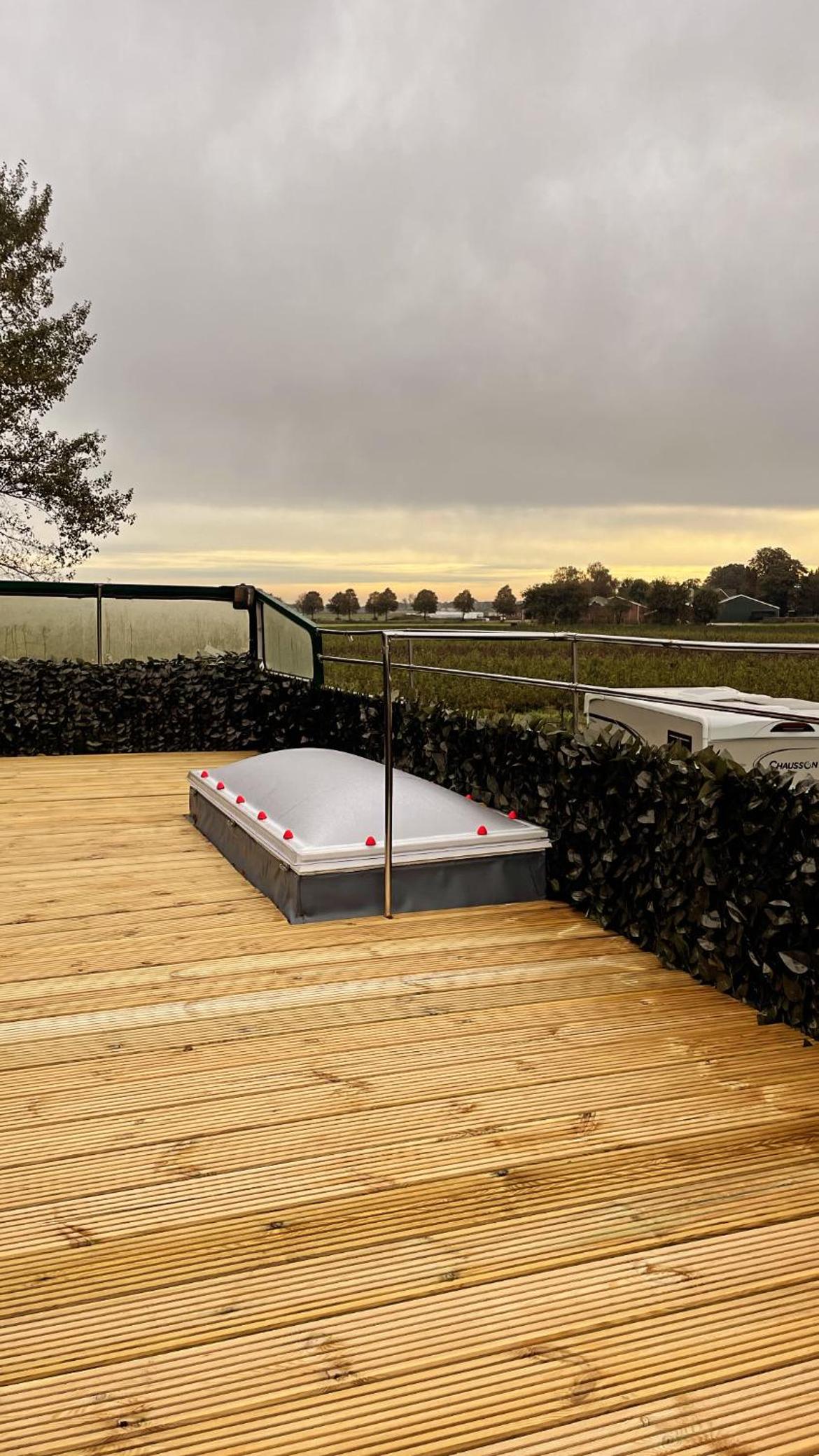 Bed&Bus met dakterras view 5