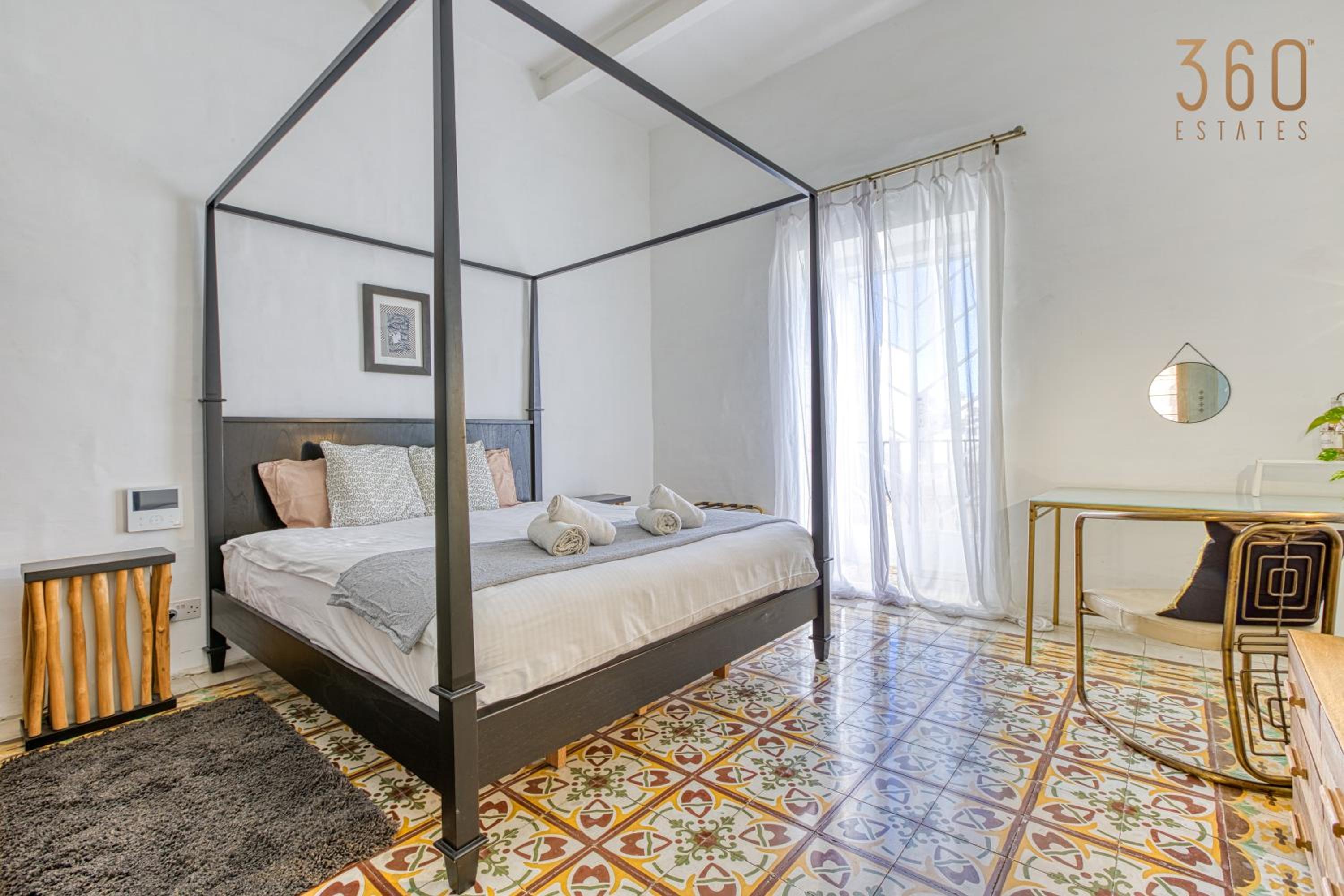 Lovely traditional 4BR Townhouse in charming Isla by 360 Estates view 3