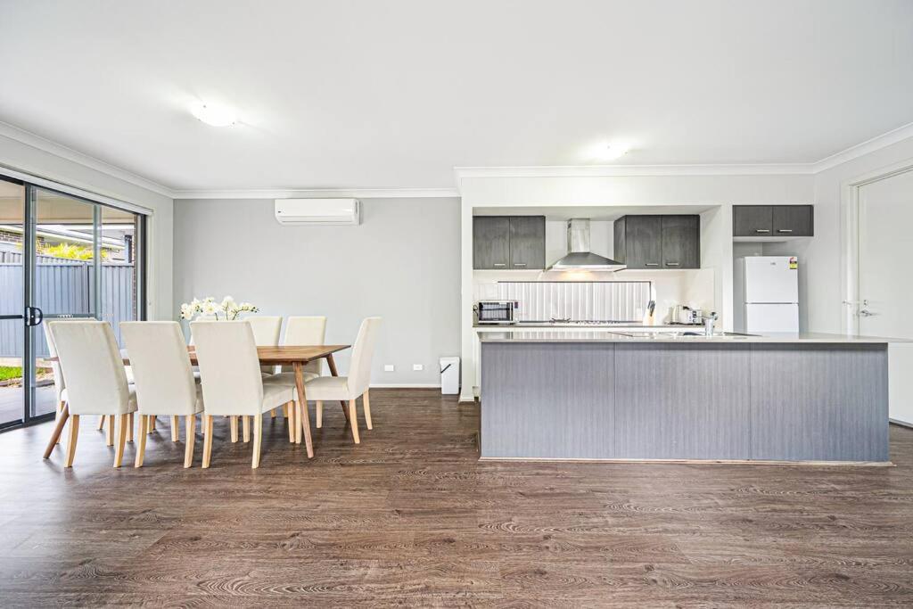 Sydney Marsden Park 5 bedrooms House close IKEA
