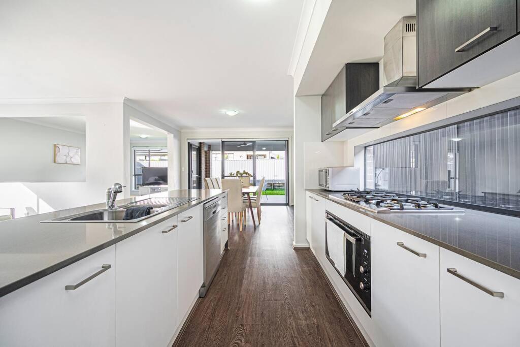 Sydney Marsden Park 5 bedrooms House close IKEA