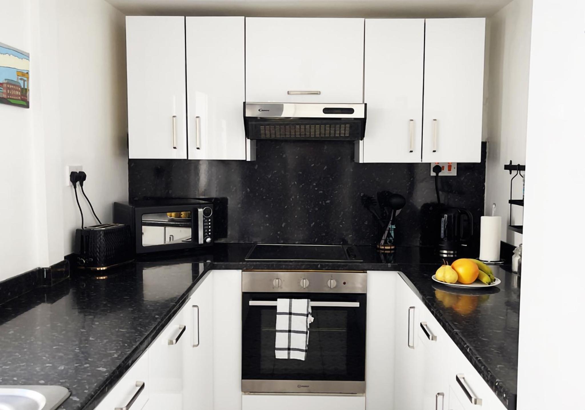 Titanic The Lady, 3 bed house, free parking