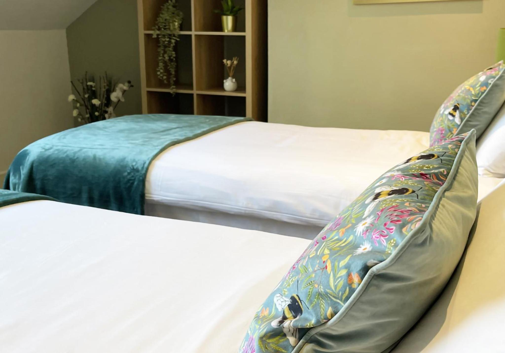 Titanic The Lady, 3 bed house, free parking