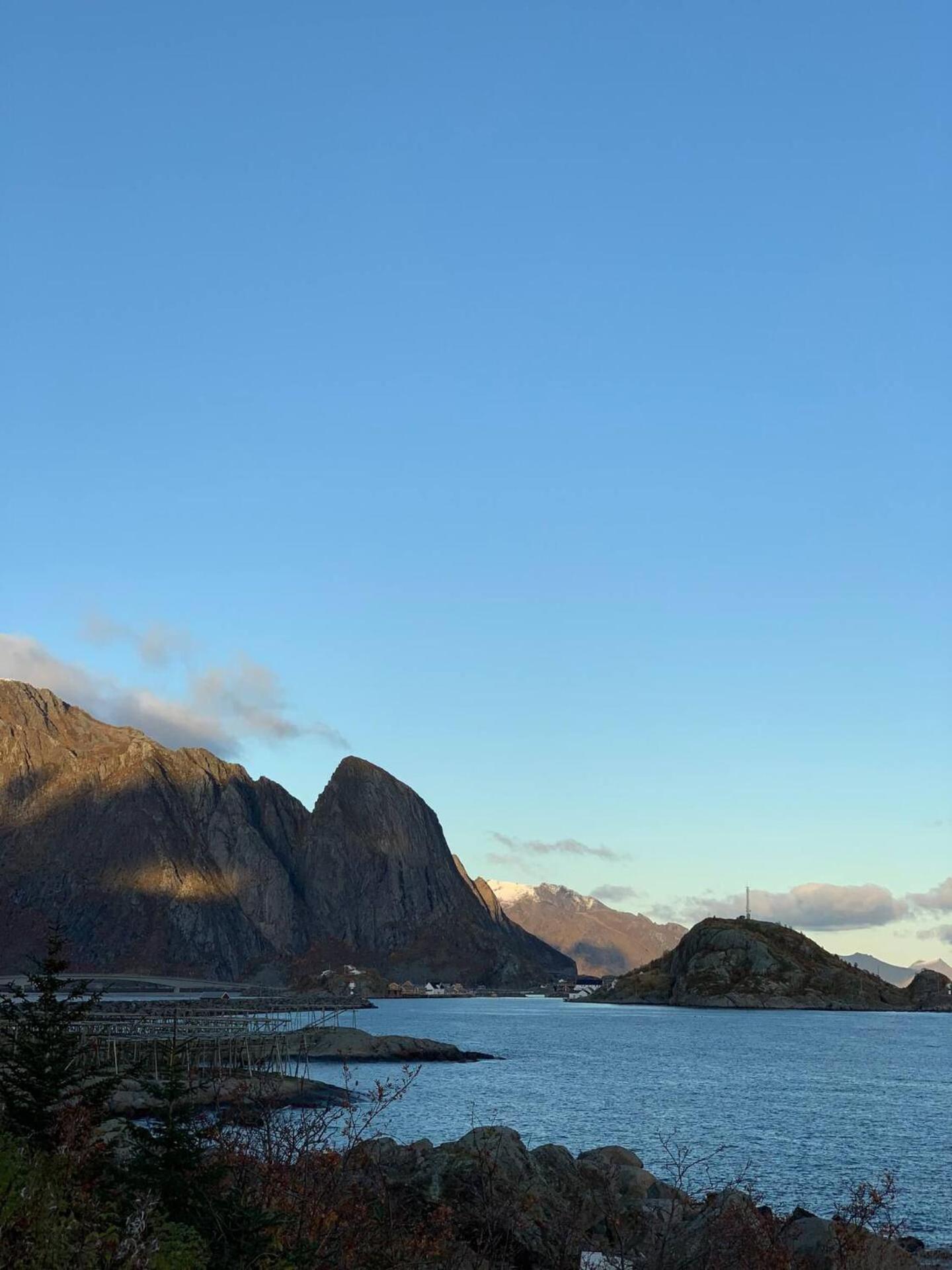 House by the sea Reine, Lofoten view 3