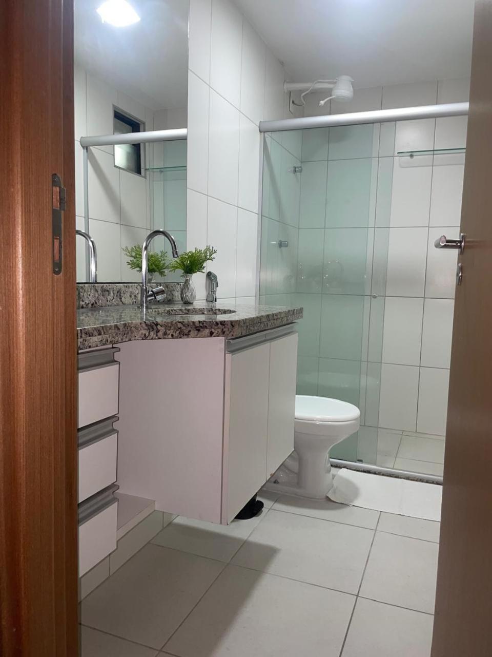 Apt 02 quartos em Ponta Verde