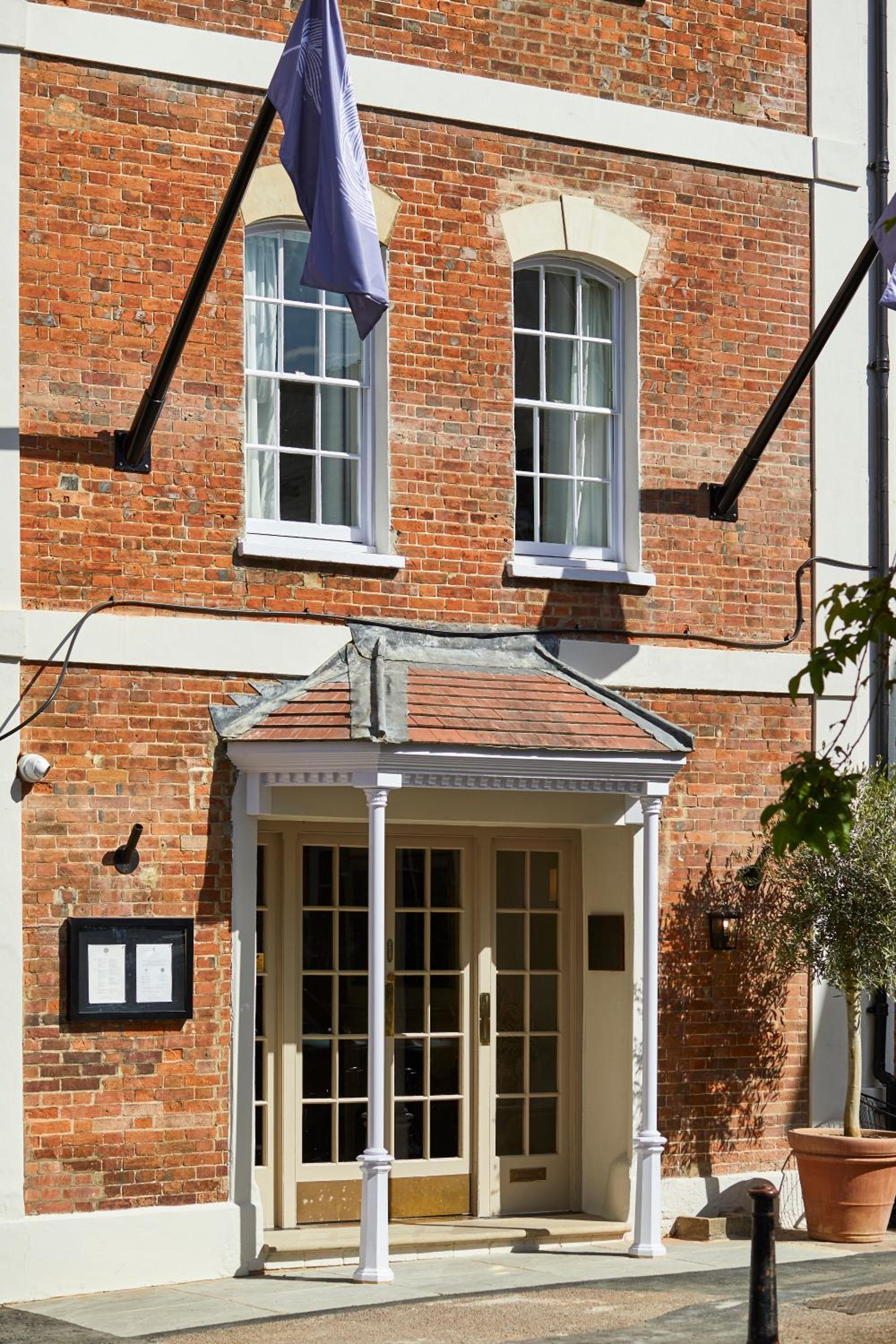 Woodstock Vacations - The Feathers Hotel - Property Image 2