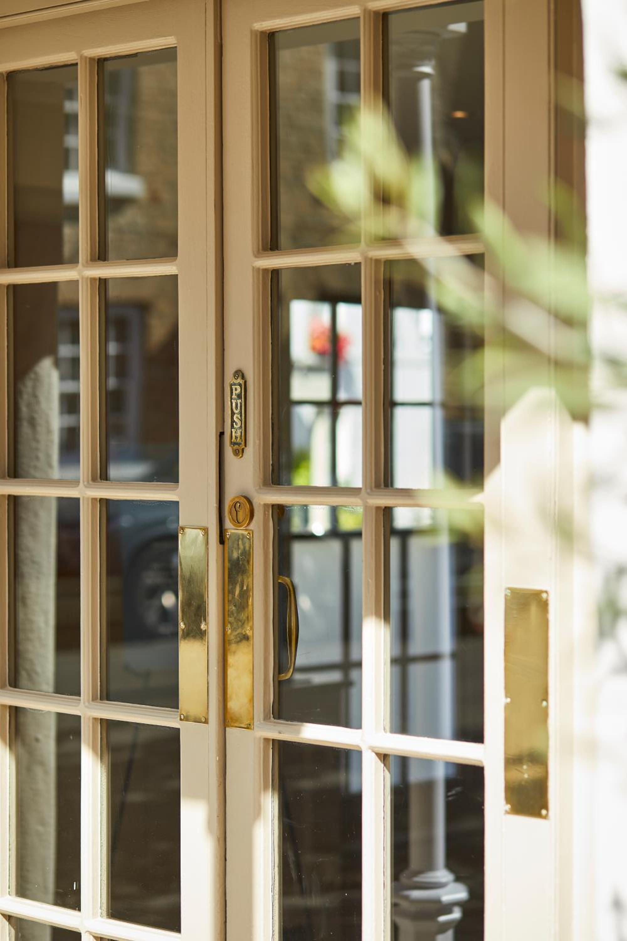Woodstock Vacations - The Feathers Hotel - Property Image 3