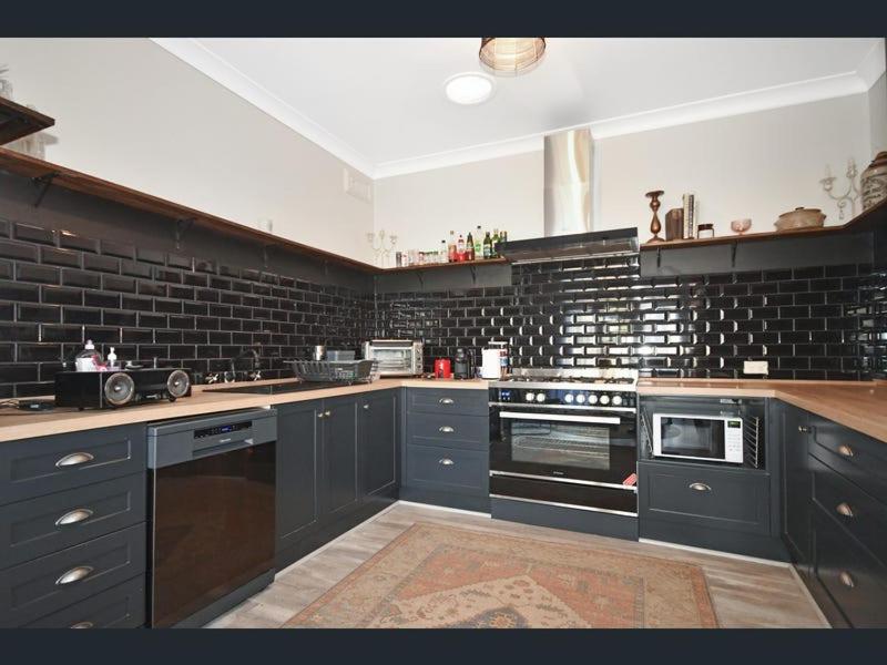 Darlington Log Cottage
