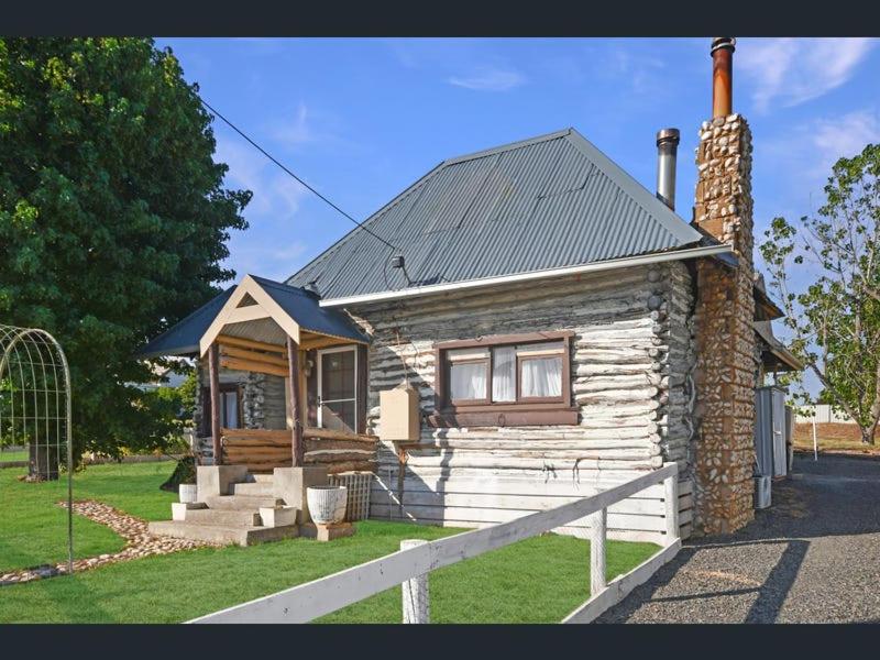 Darlington Log Cottage