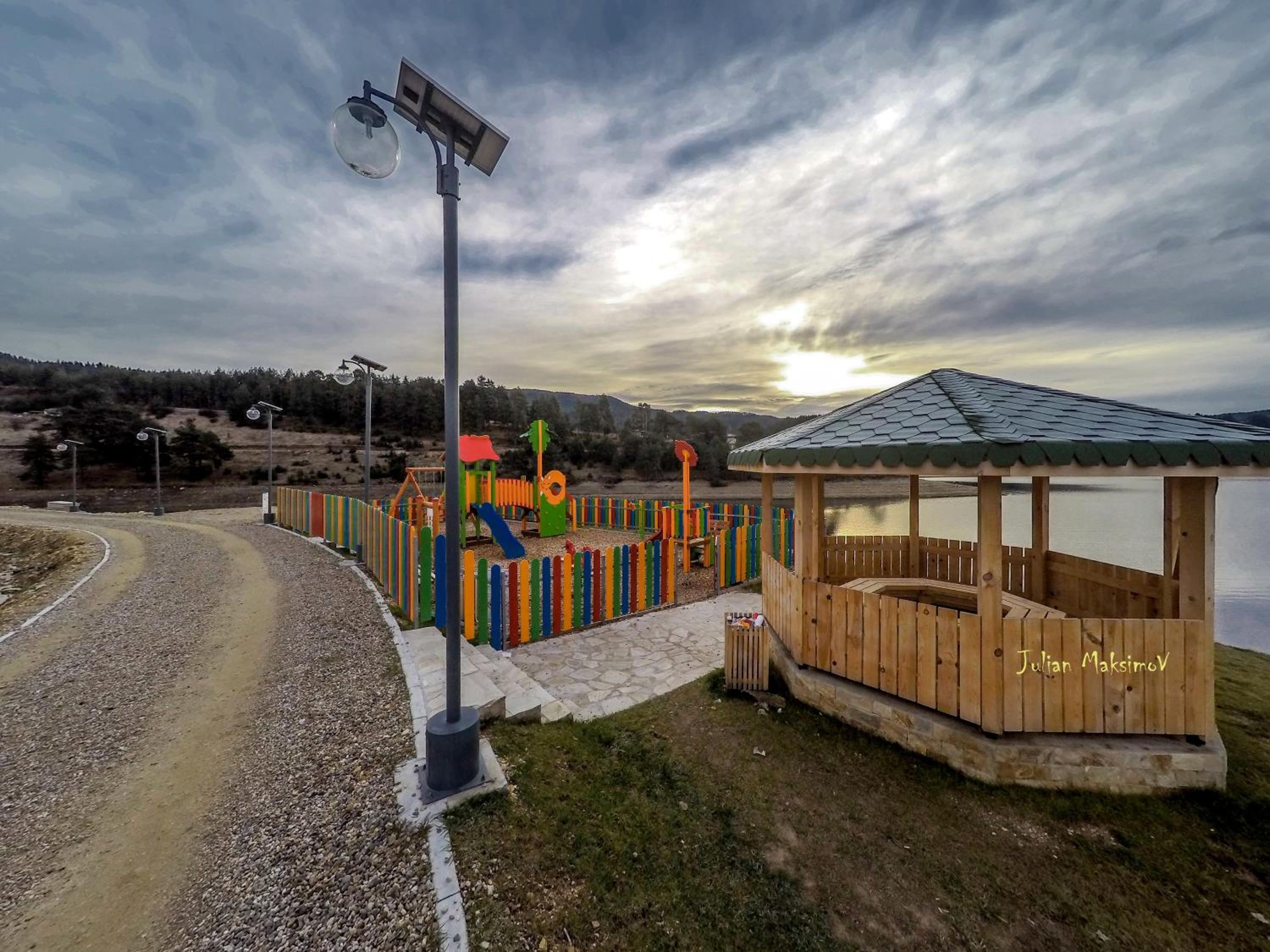 Divna Forest & Lake House