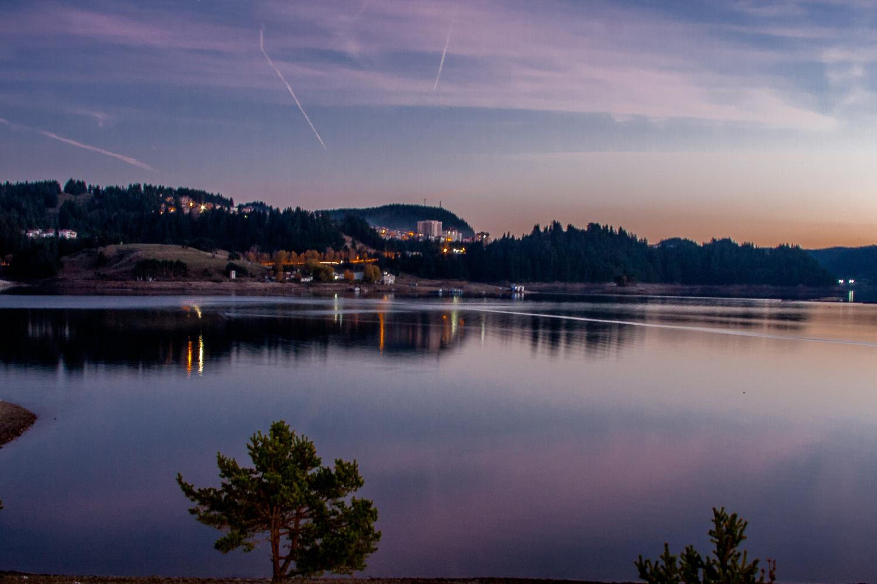 Divna Forest & Lake House