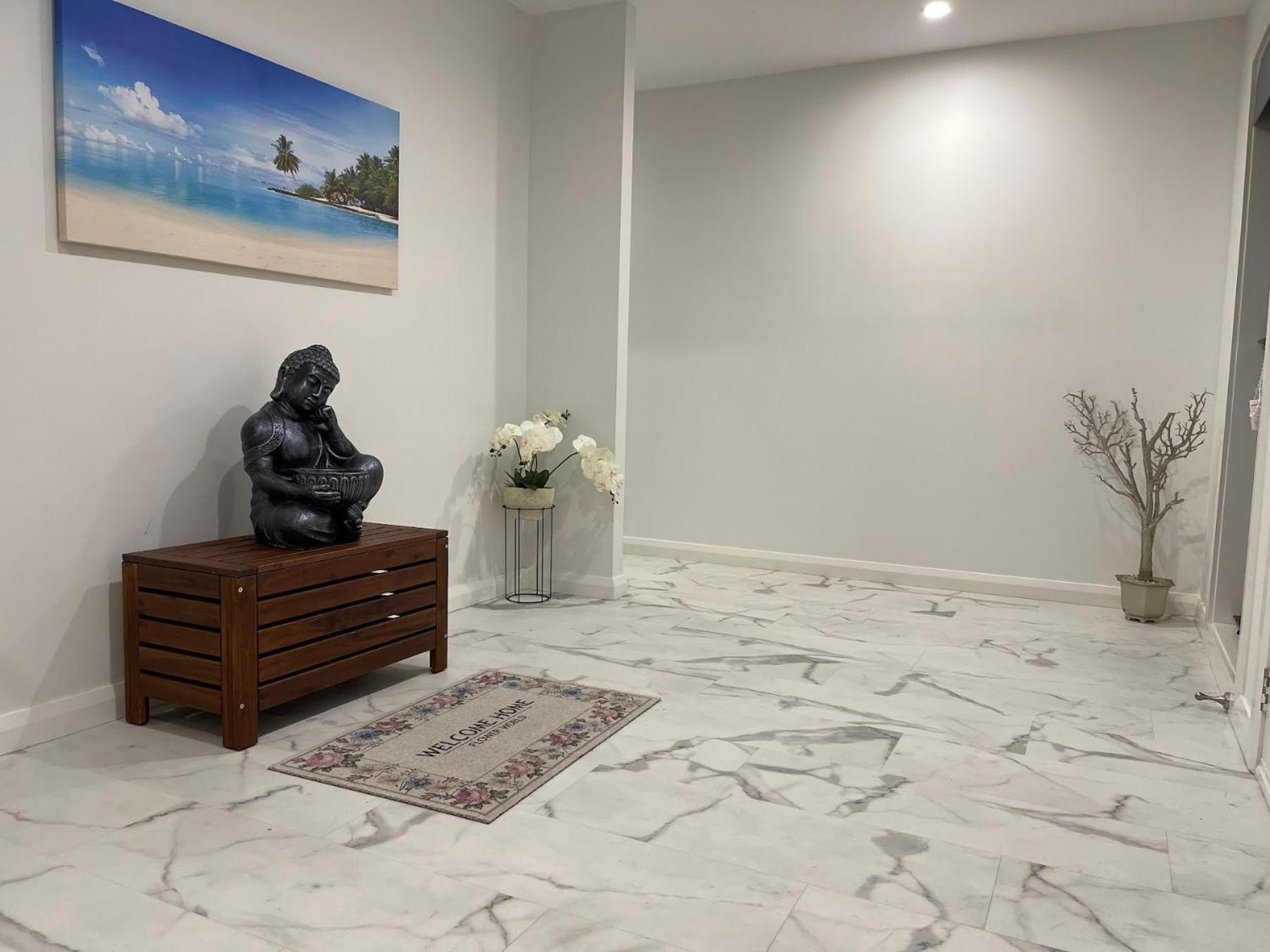 ABSOLUTE BEACHFRONT Port Stephens - Pindimar Beach House