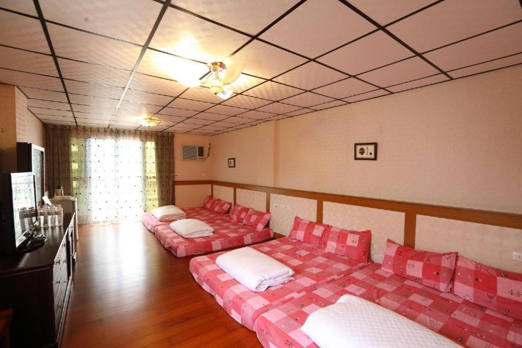 First Place B&B (Hualien Railway Station)