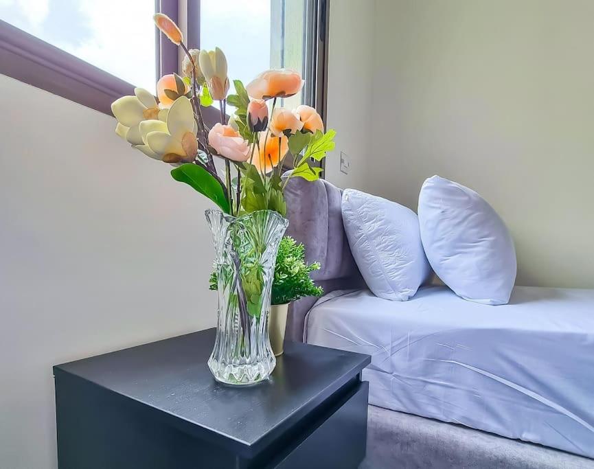 Pretty Family Flat, Quiet, Parking, All Shops Nearby view 5