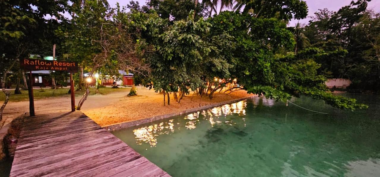 Raflow Resort Raja Ampat view 4