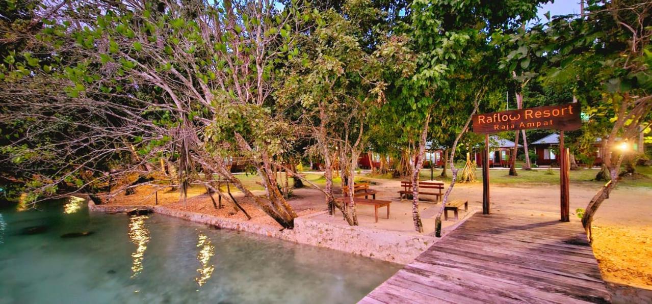Raflow Resort Raja Ampat view 5