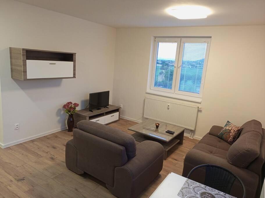 Lovely apartment with balcony and free parking view 3