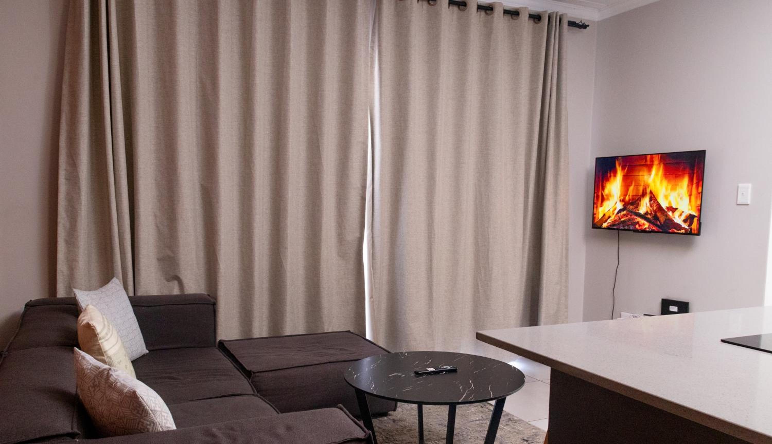 Spacious 2 Bedroom Apartment in Midrand, Waterfall City - Business and Family friendly - 11 Elizabeth Place view 4