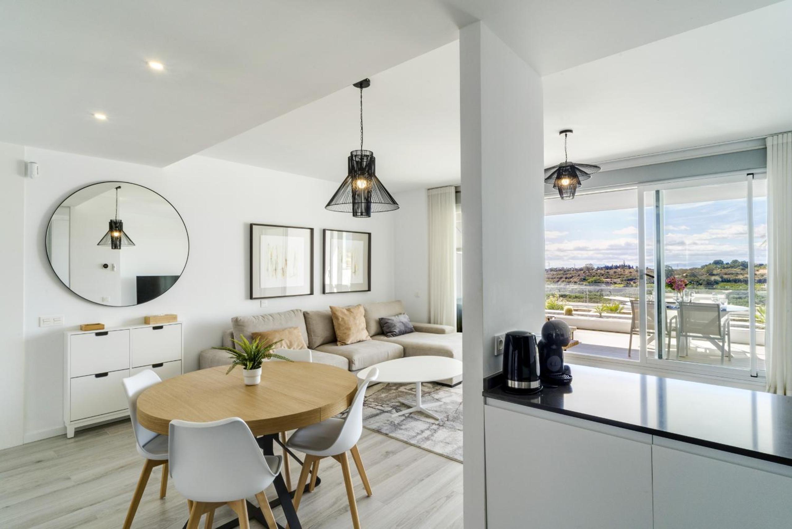 Oceana Views - 2 Bedroom Apartment by Finest Rentals photo 4