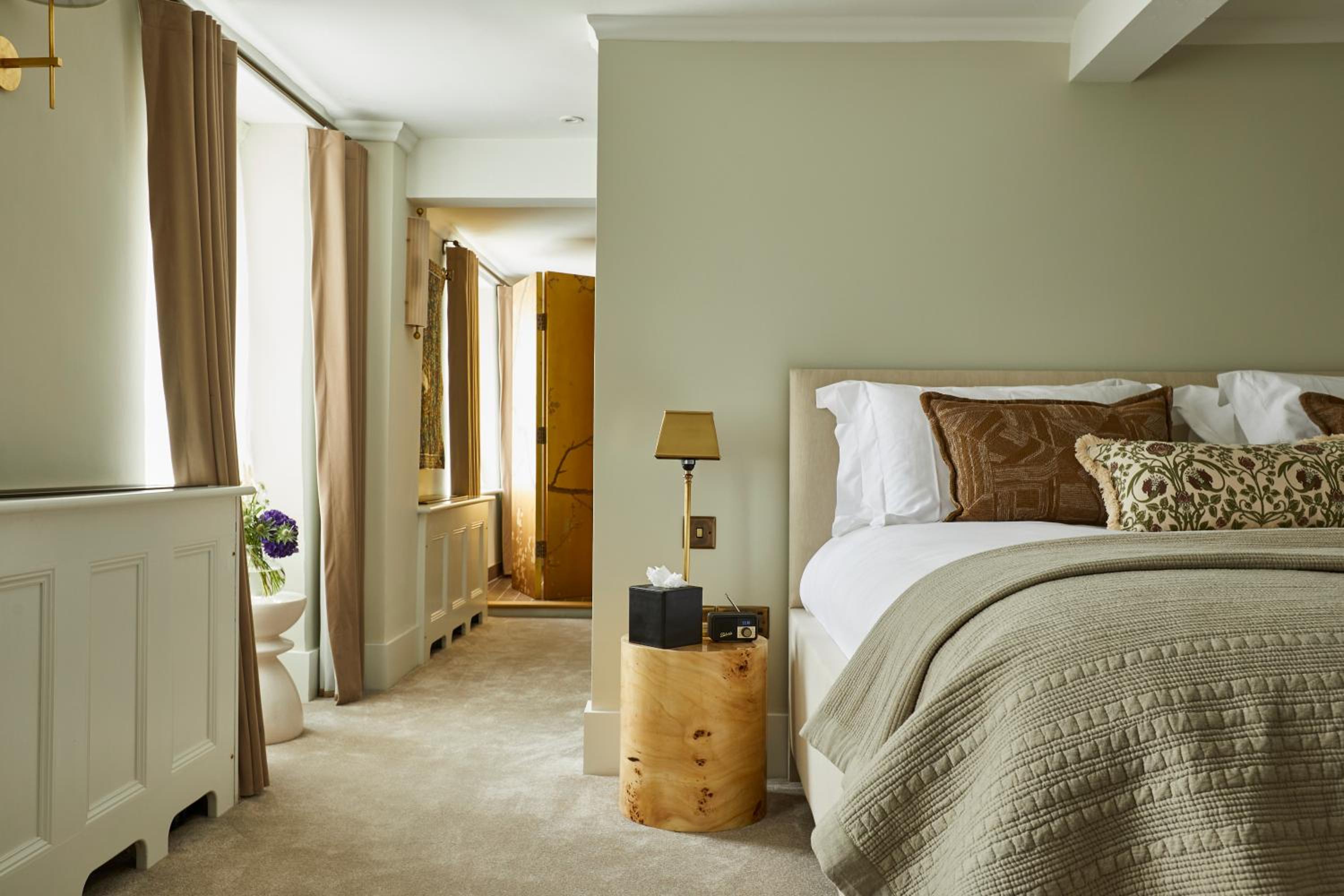 Woodstock Vacations - The Feathers Hotel - Property Image 3