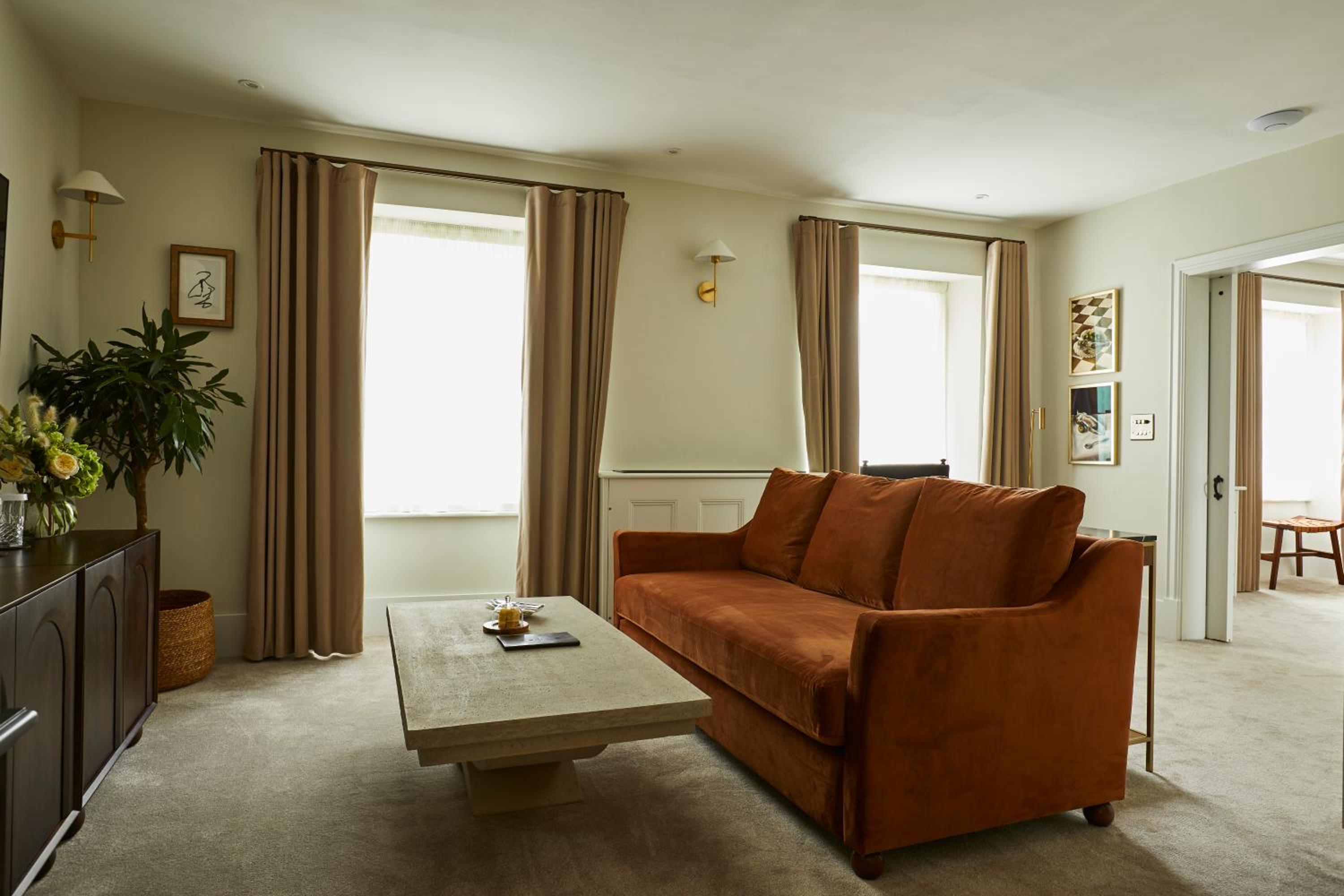 Woodstock Vacations - The Feathers Hotel - Property Image 5