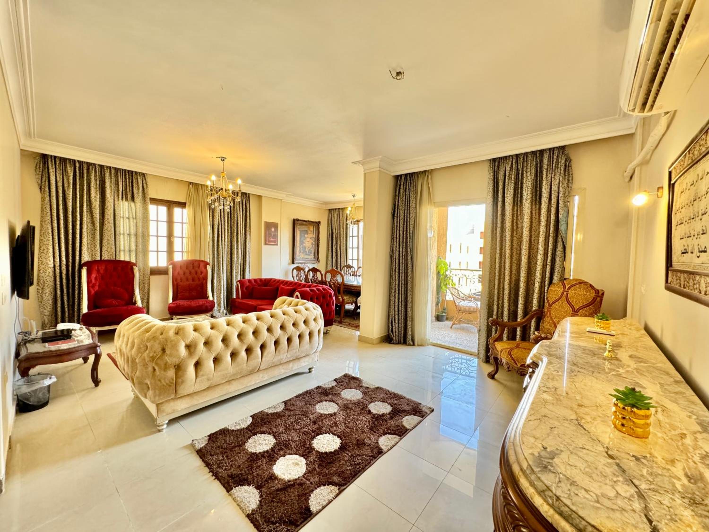 2BR Spacious Apt Prime Location New Cairo
