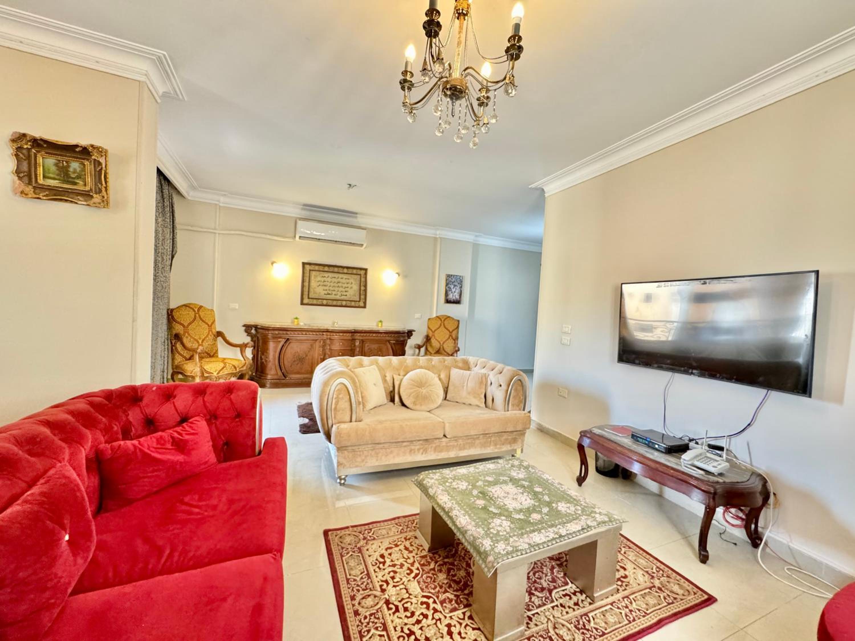2BR Spacious Apt Prime Location New Cairo