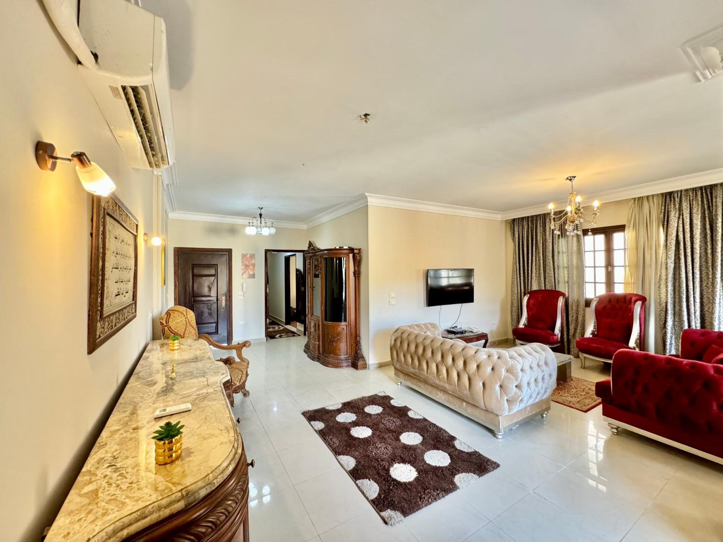 2BR Spacious Apt Prime Location New Cairo