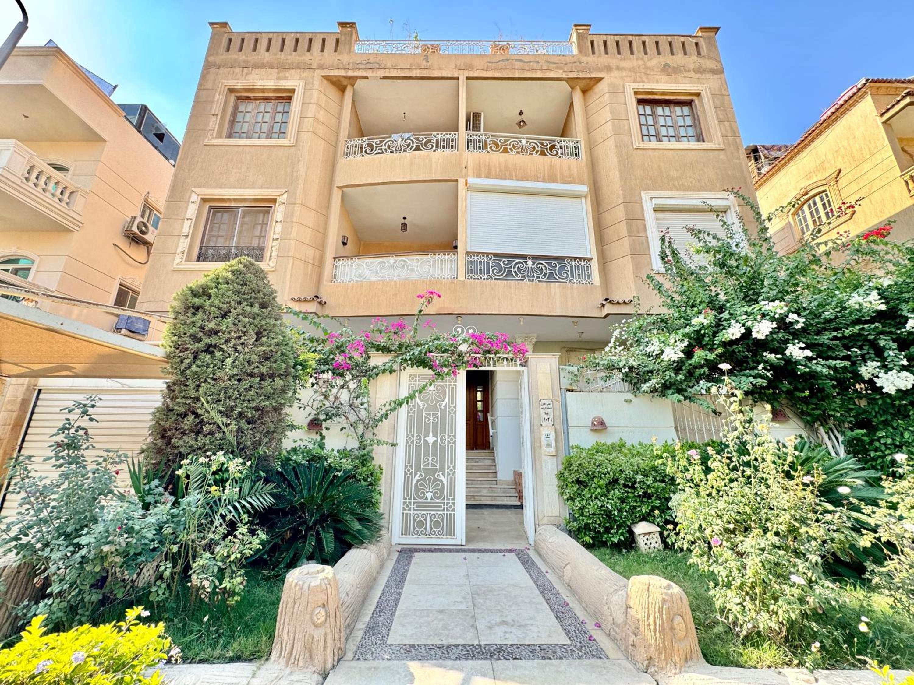 2BR Spacious Apt Prime Location New Cairo