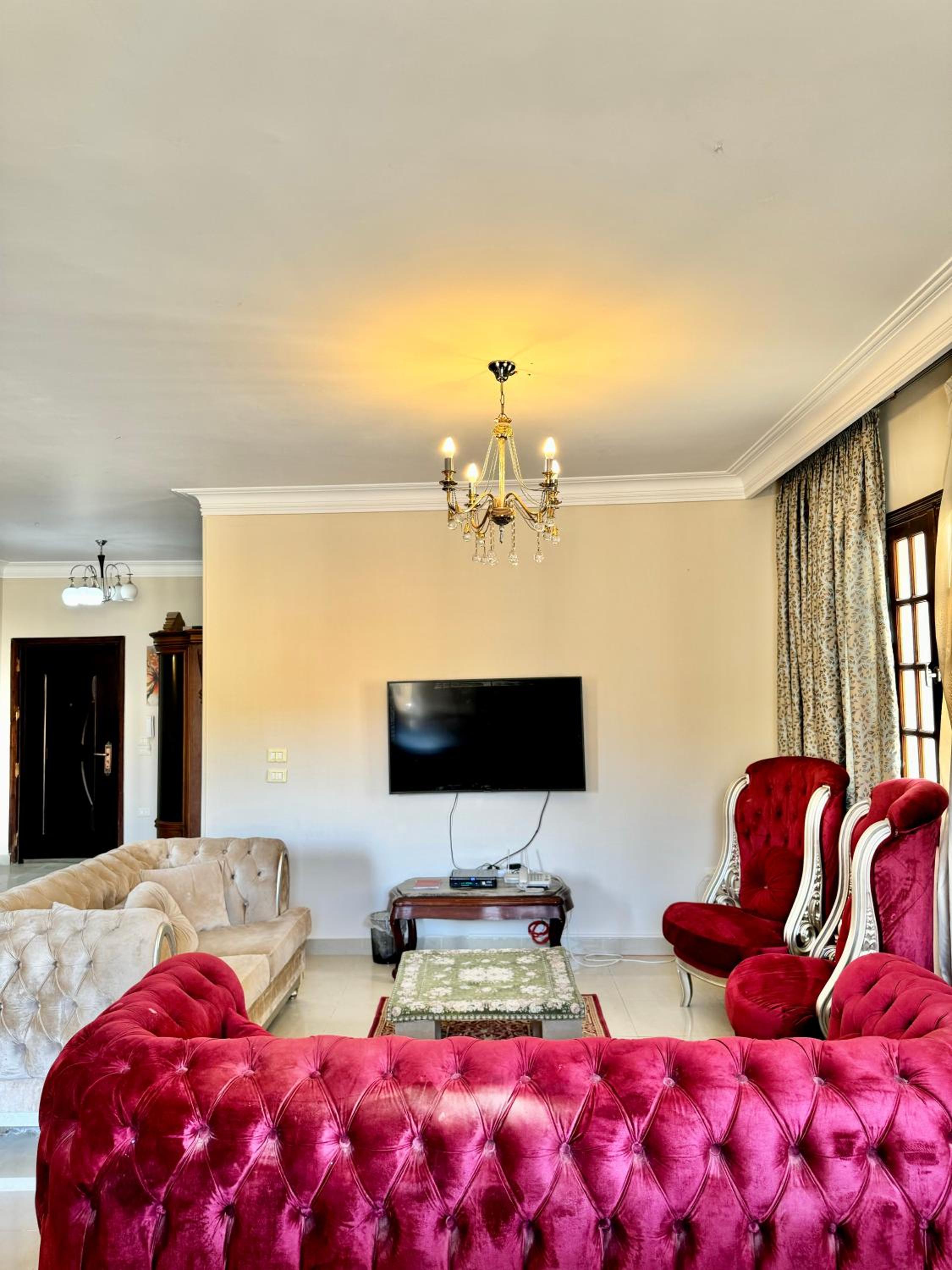 2BR Spacious Apt Prime Location New Cairo