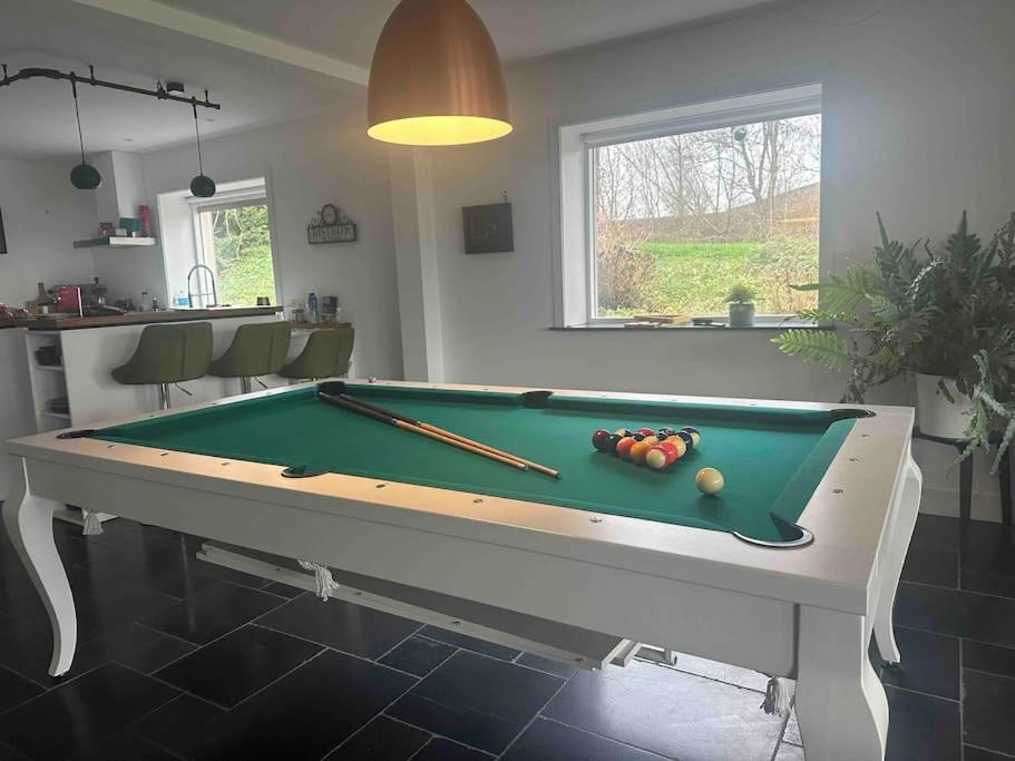 Ruime boerderij met haard, pooltafel en veranda view 4