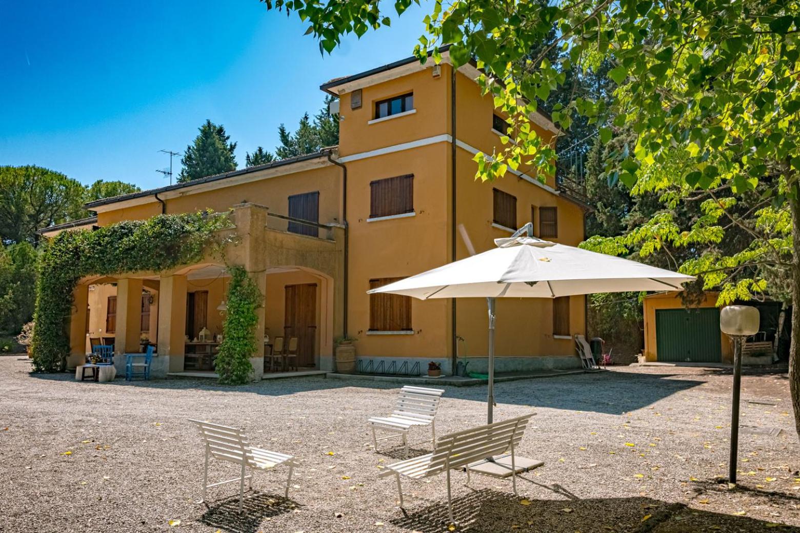 Villa degli Scoiattoli by BarbarHouse view 3