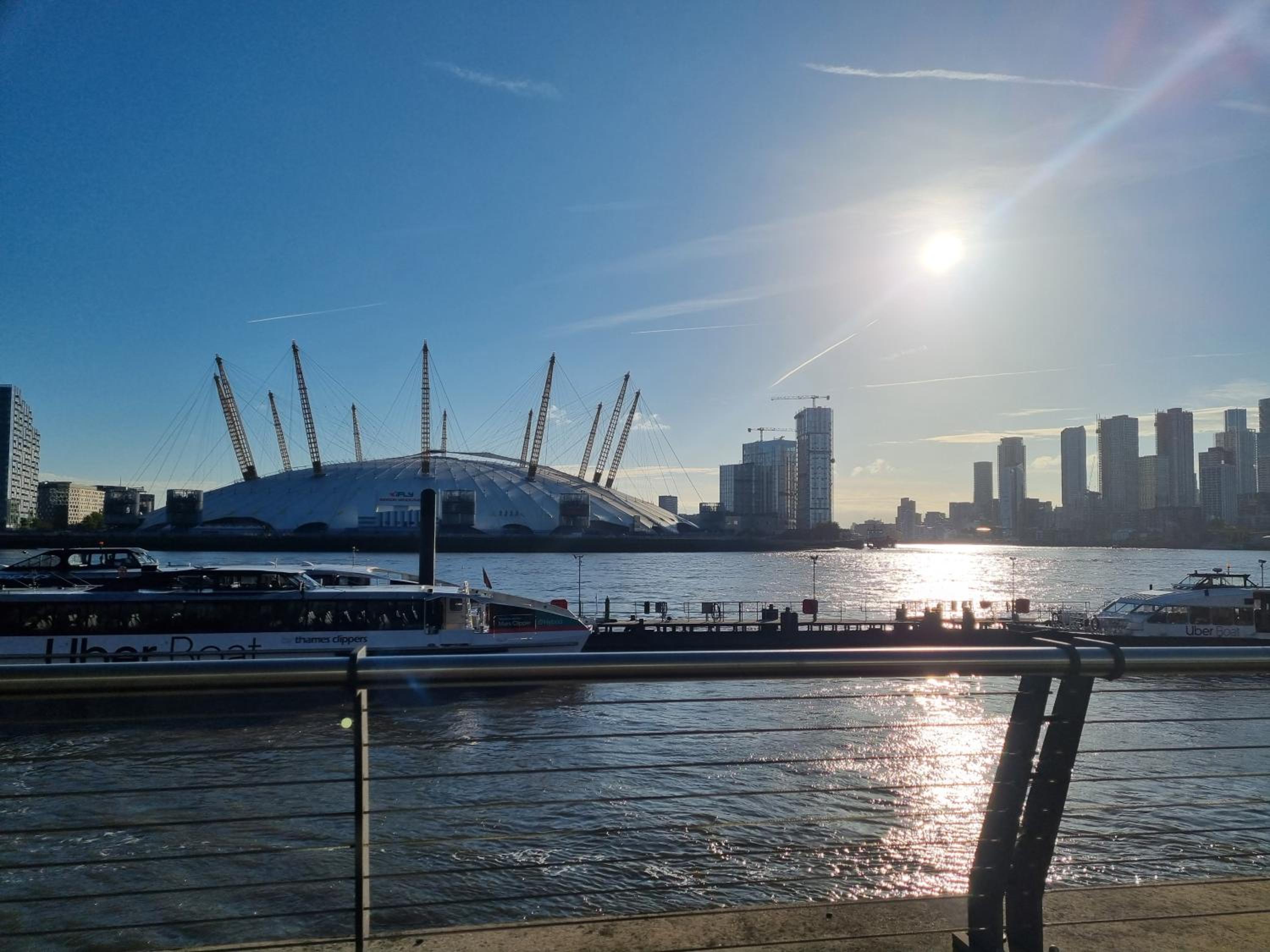 Cosy 1Bed-Business-Leisure-Relocation-Canary Wharf view 4