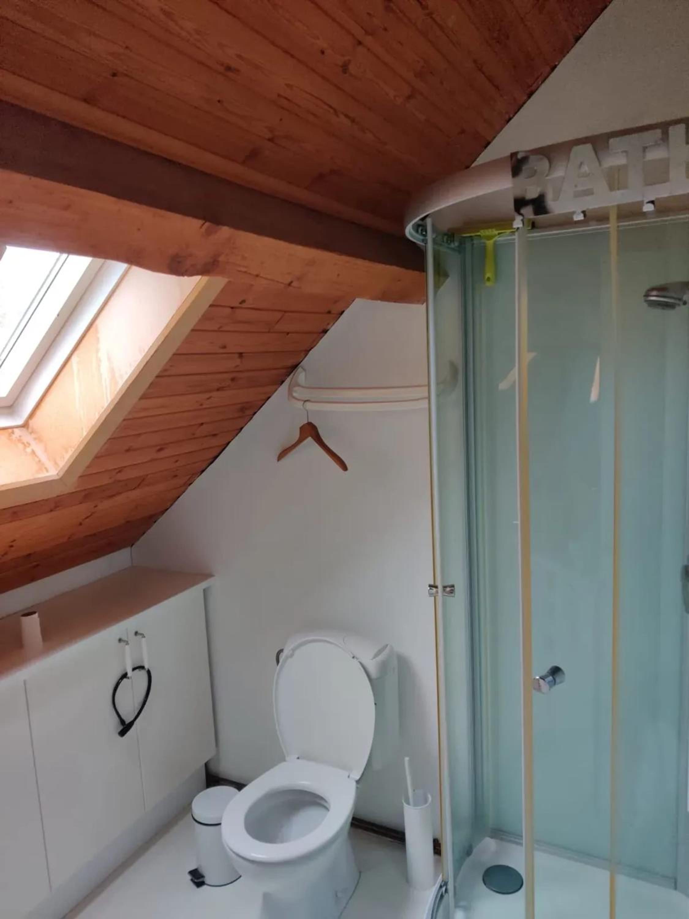 Spacious family house in Haut-Fays, 250 m² with garden