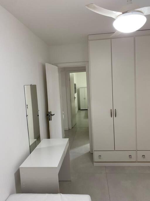 Apartamento 3 quartos na praia do centro de Guarapari!