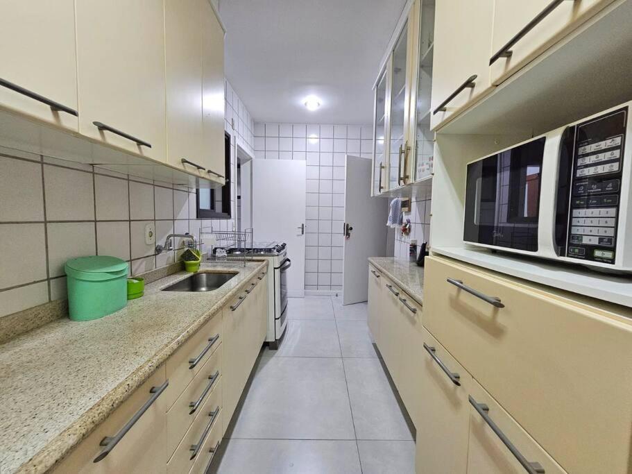 Apartamento 3 quartos na praia do centro de Guarapari!