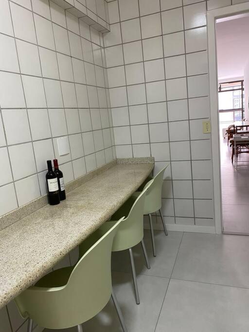 Apartamento 3 quartos na praia do centro de Guarapari!