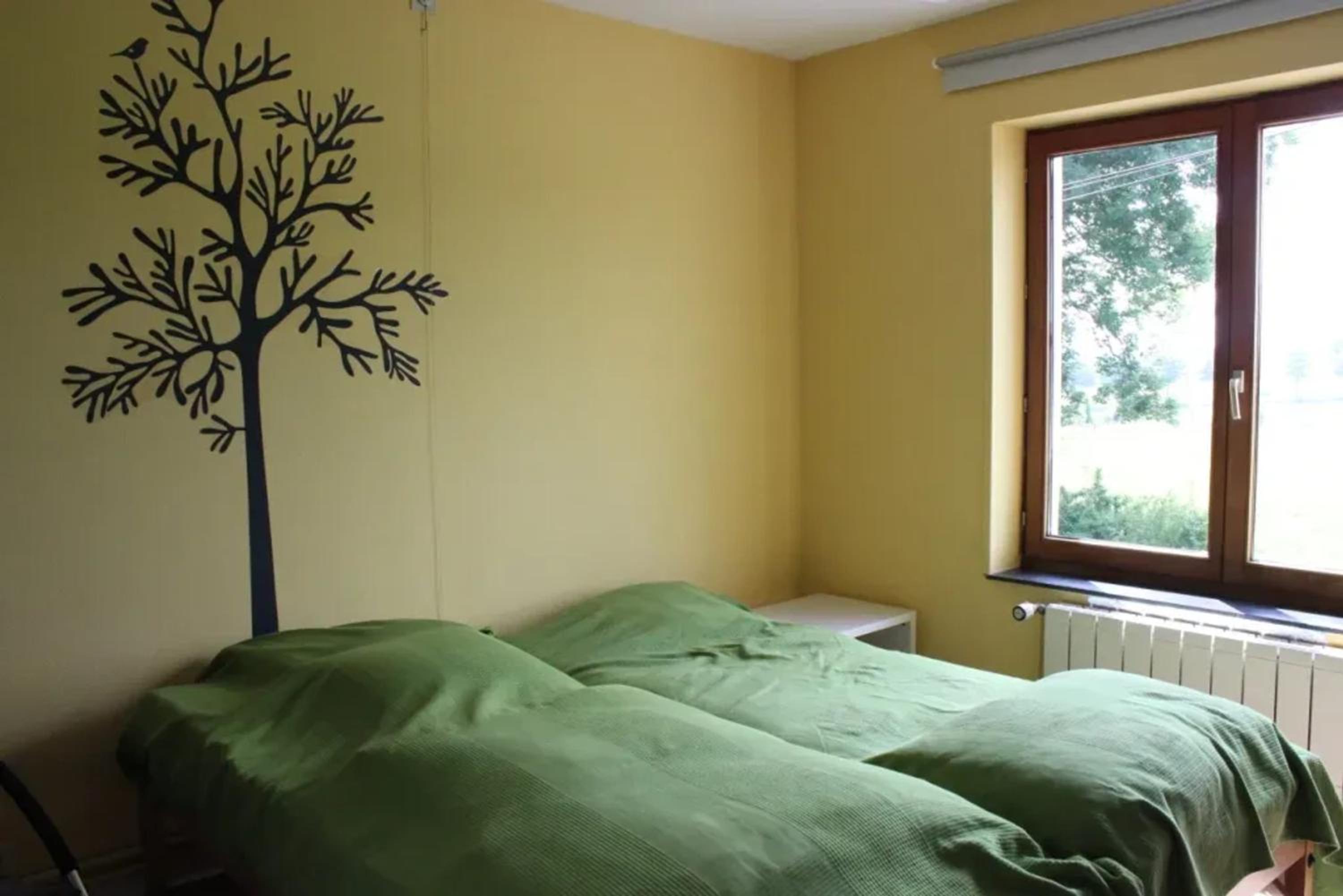 Spacious family house in Haut-Fays, 250 m² with garden