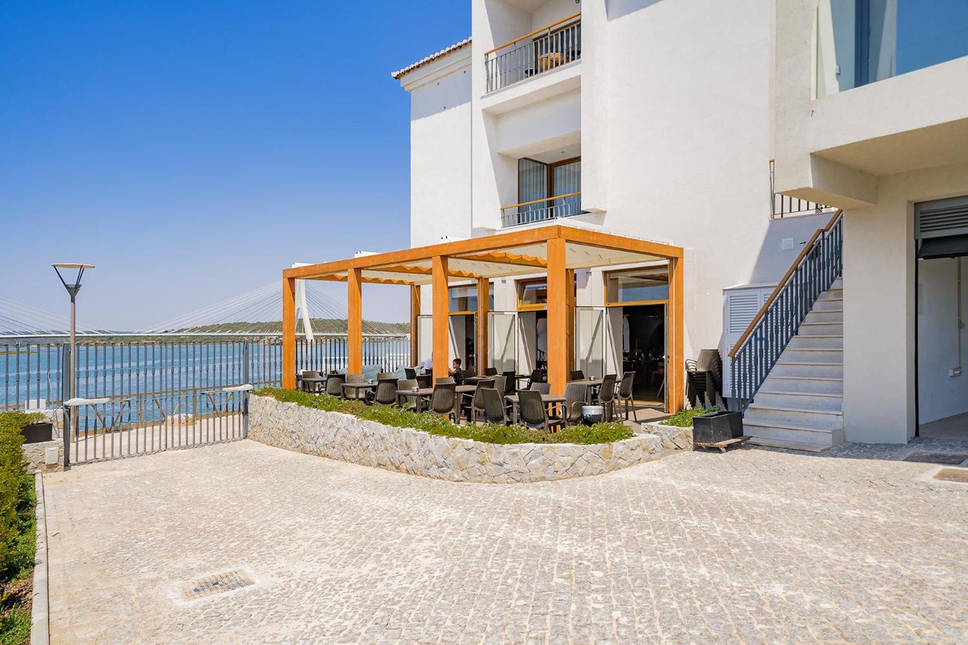 Portimão Ocean Breeze With Pool by Homing view 5