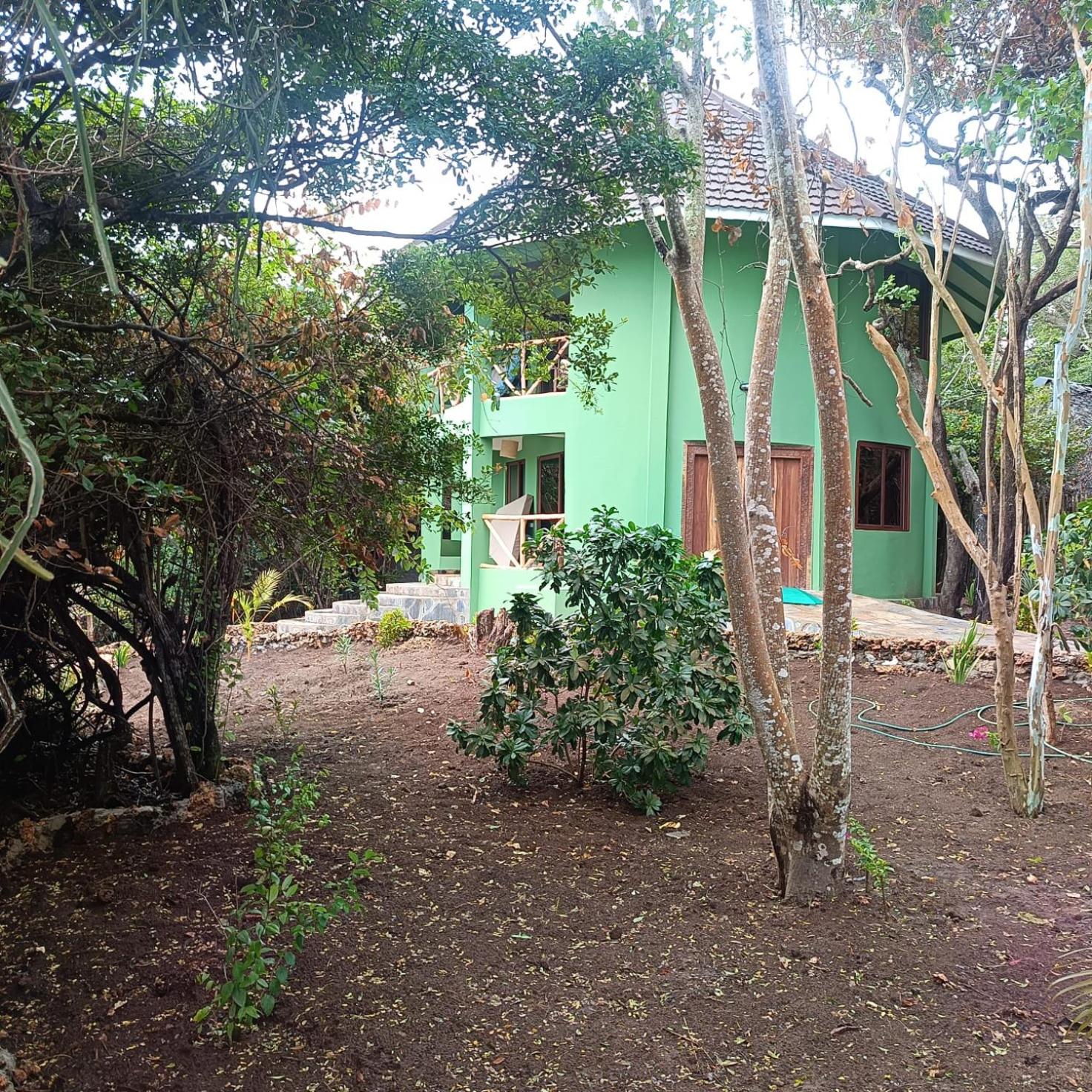 Green Deluxe Cottage