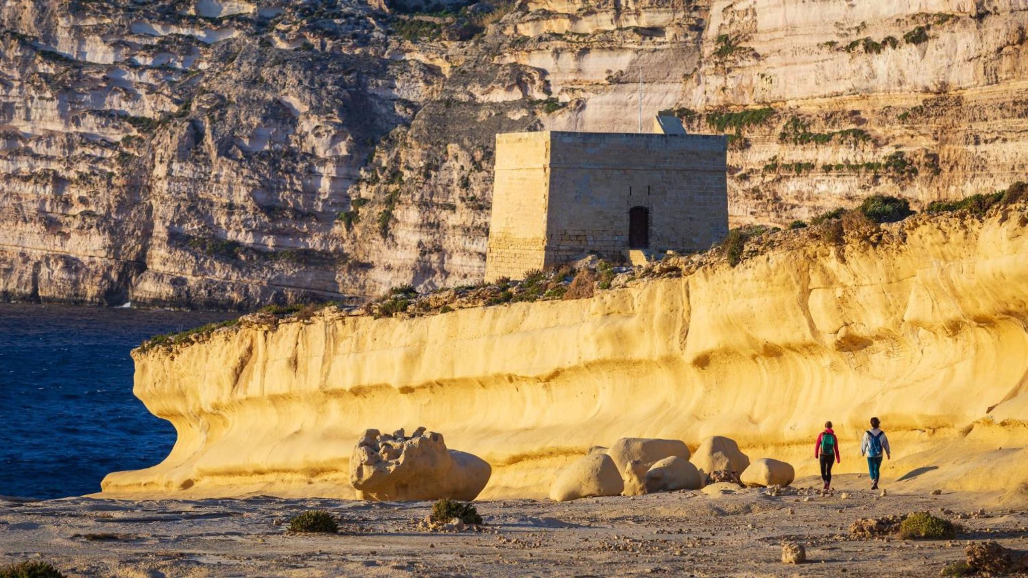 Xlendi Seaside Escape