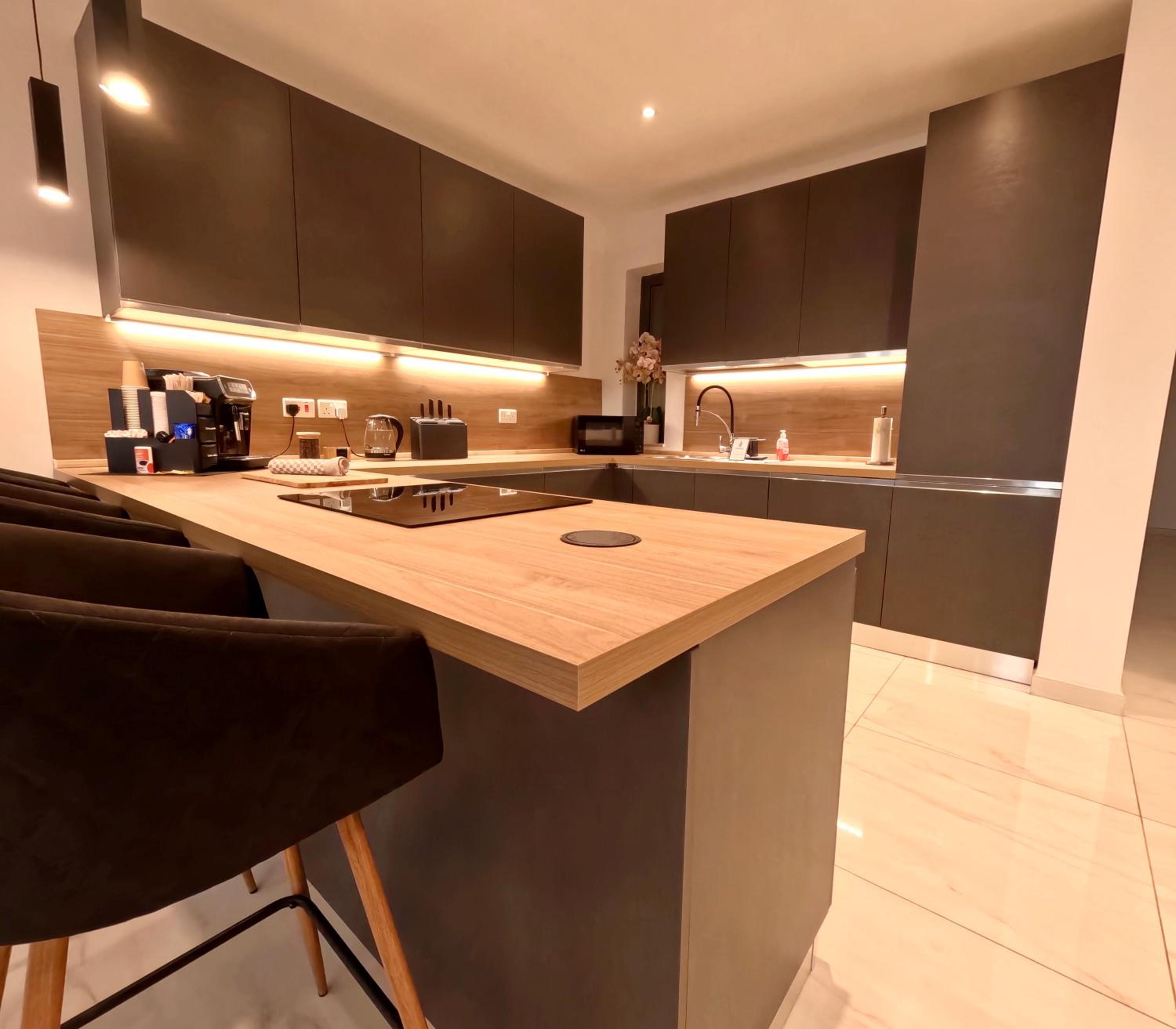 Stylish, modern Apartment in St.Julians's with Views of Spinola bay photo 4