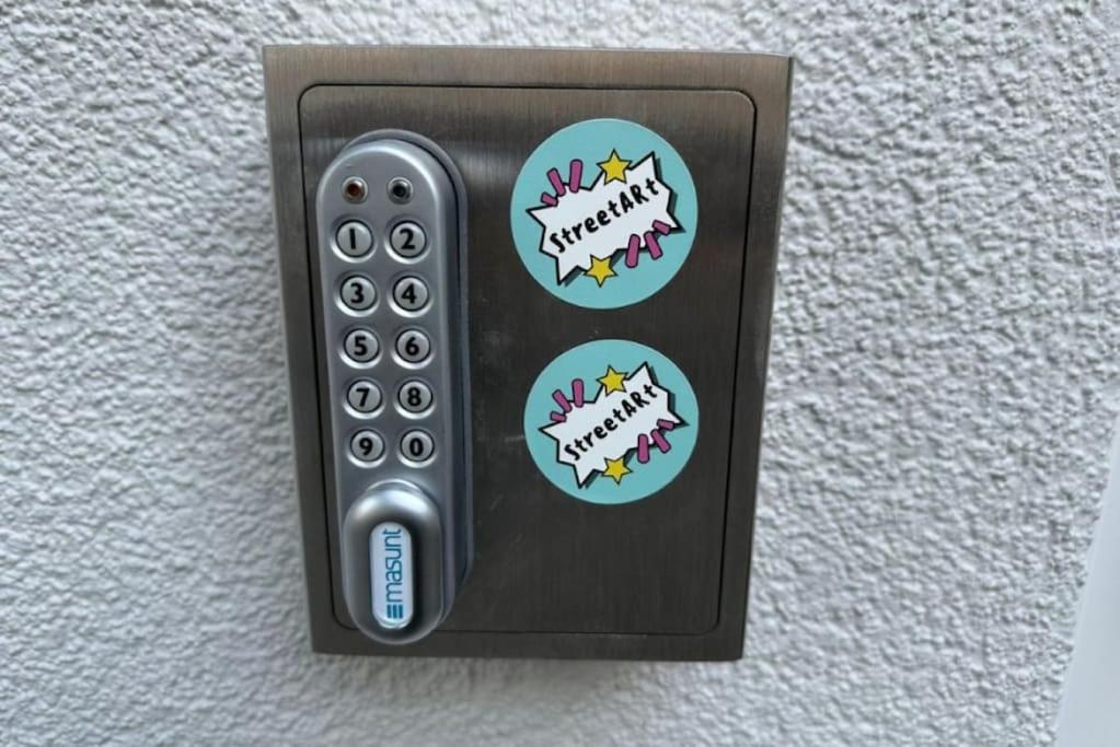 Artful Microapartment - Self Check In
