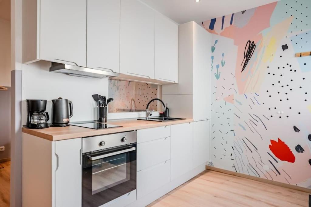 Artful Microapartment - Self Check In