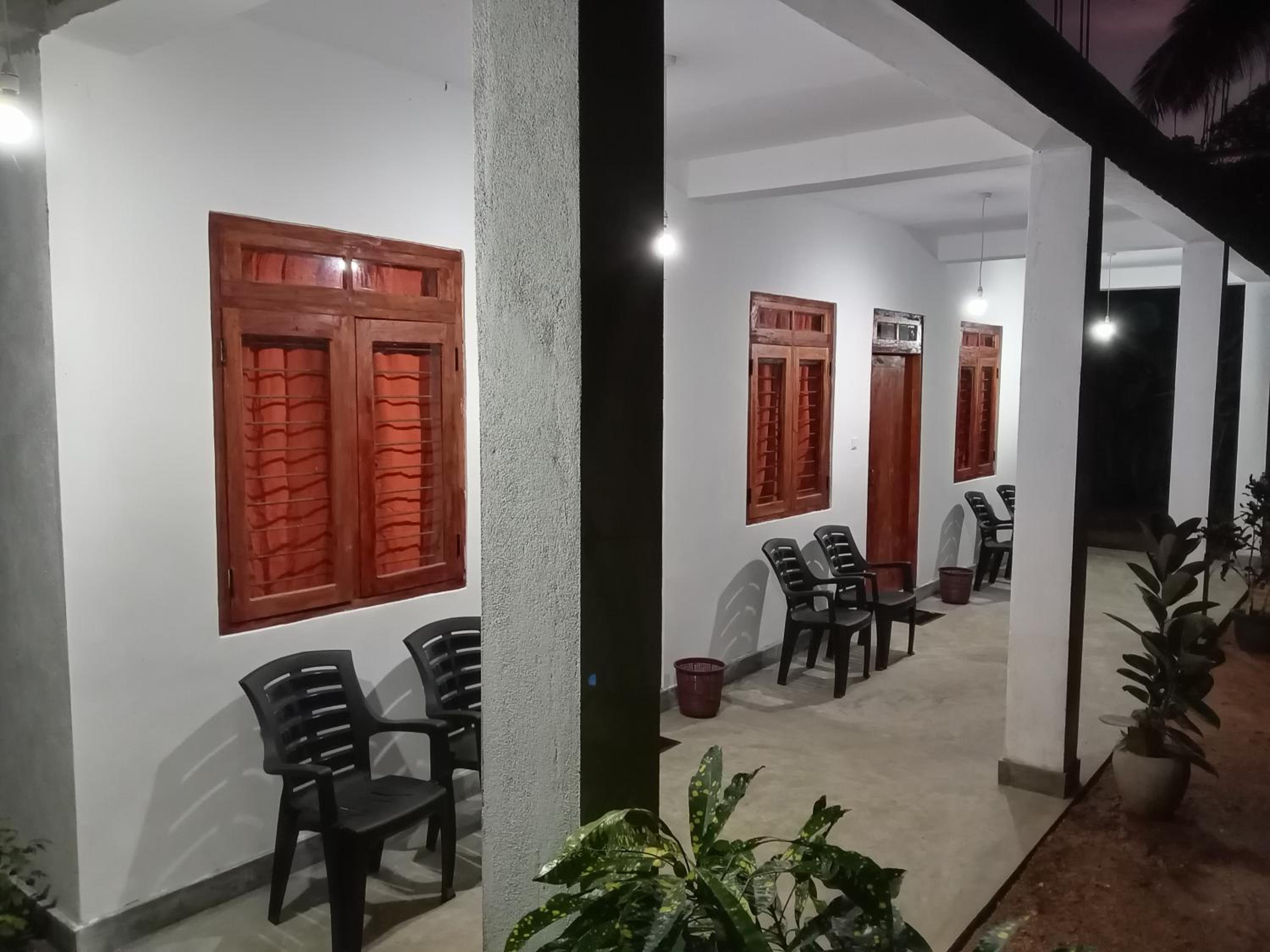 Lake House Homestay