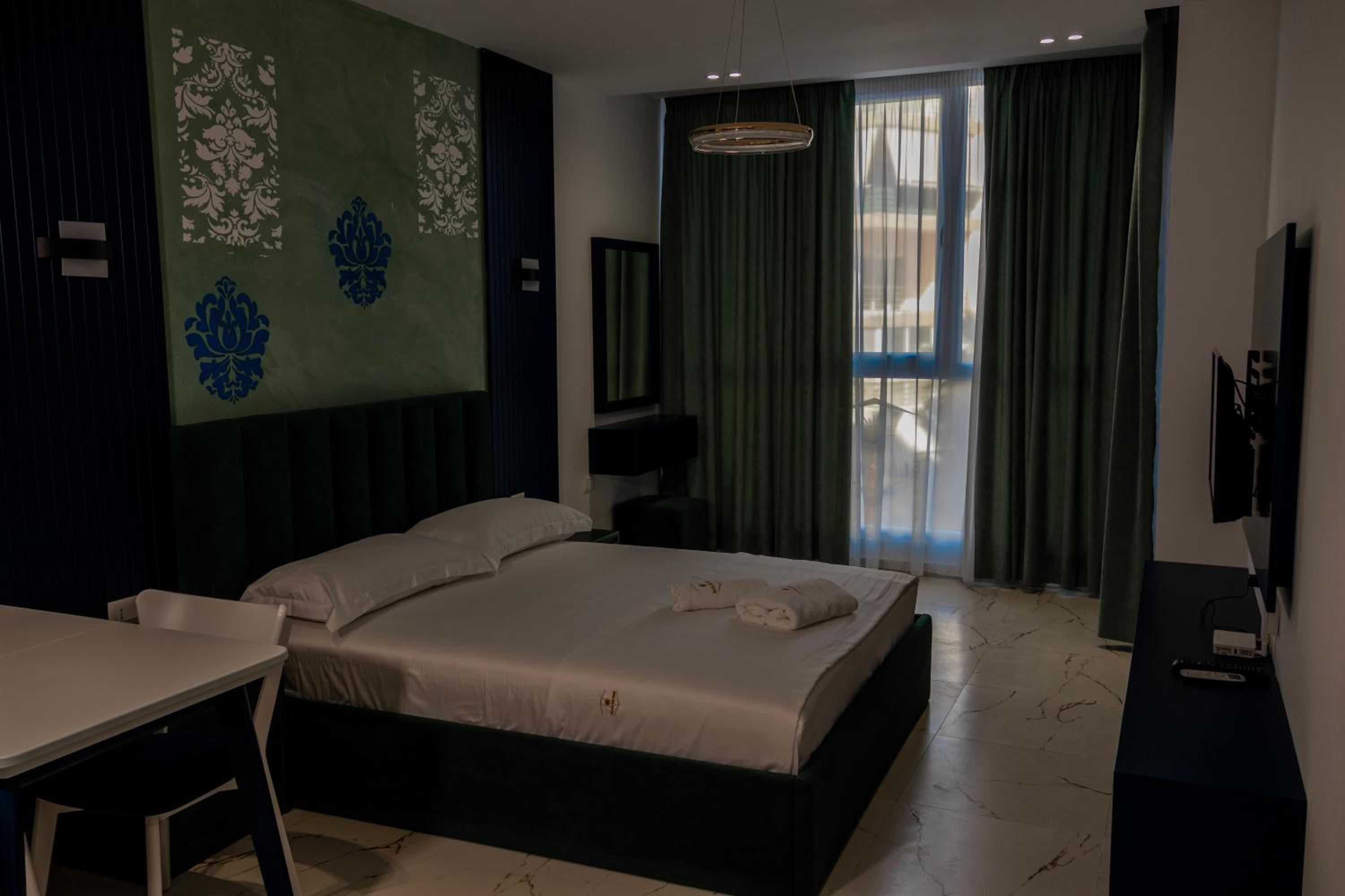 EKAM Sun Apartments
