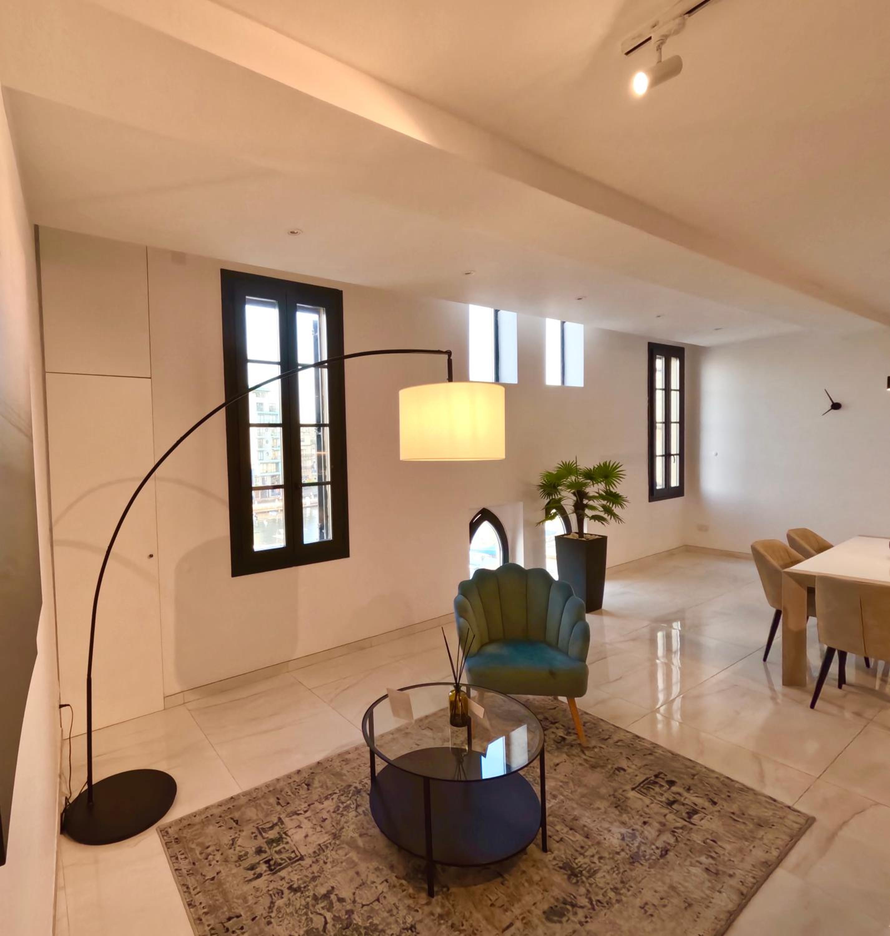 Stylish, modern Apartment in St.Julians's with Views of Spinola bay photo 5